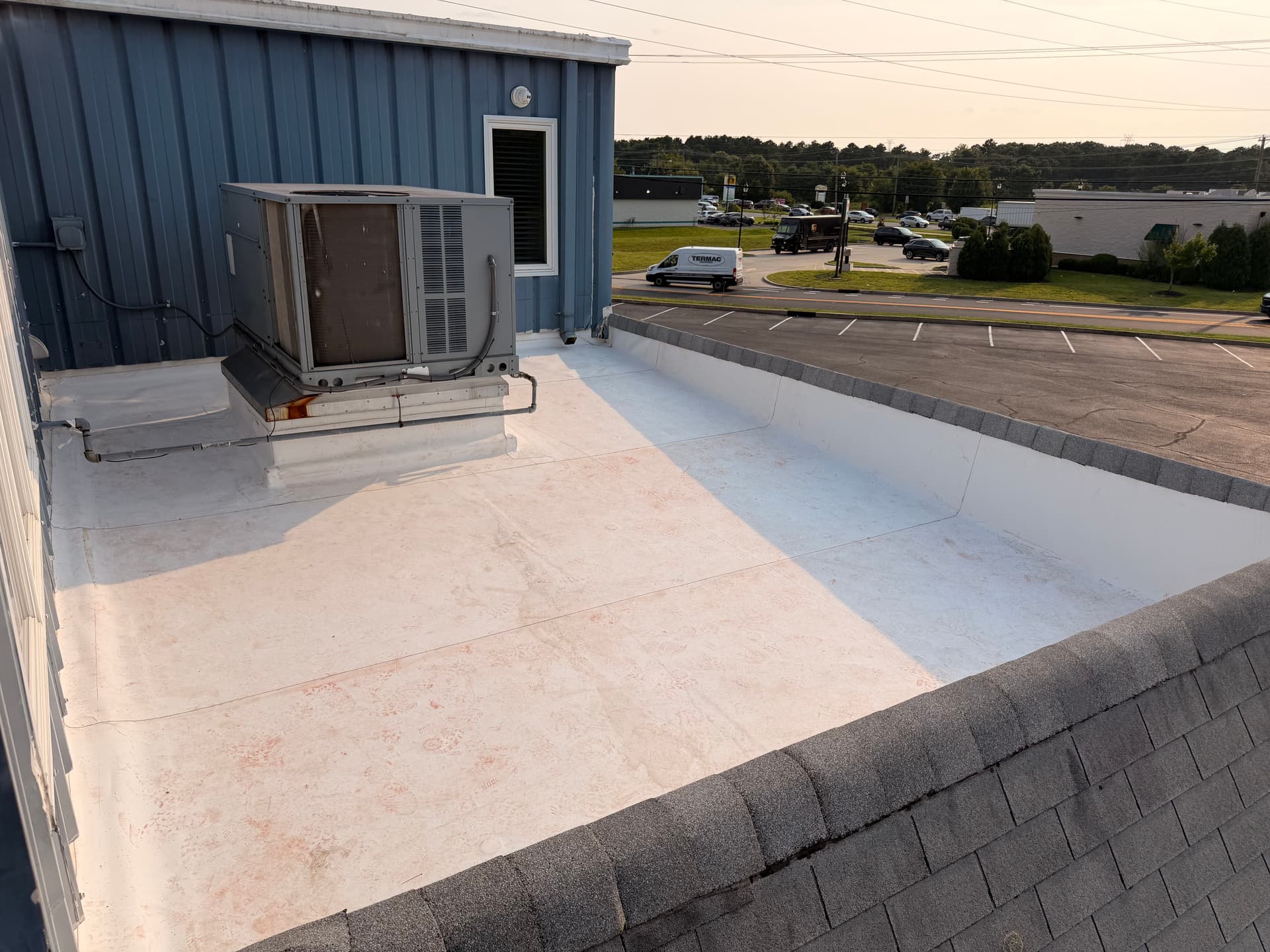 Gallery photos for TPO Install on a Commercial Flat Roof Done Right: Image #2