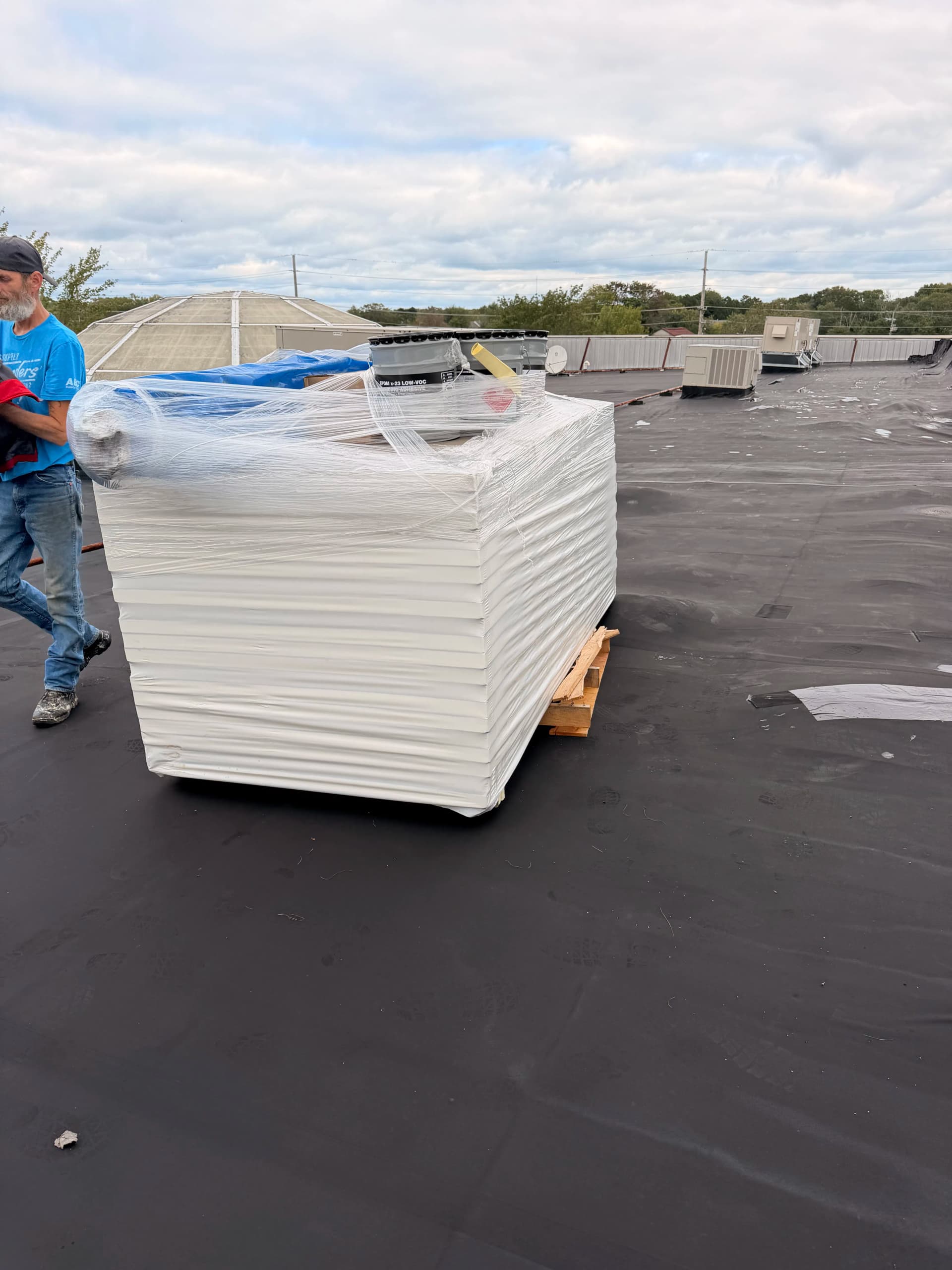Gallery photos for Commercial Flat Roof Installation Underway in Manahawkin: Image #1